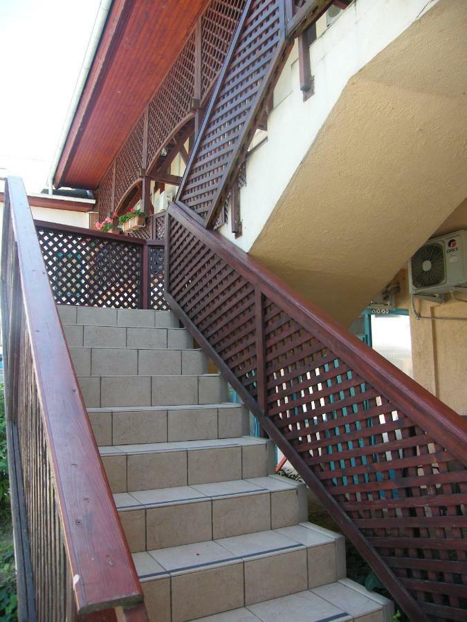 Appartamento Dorina Apartman Balatonlelle Esterno foto